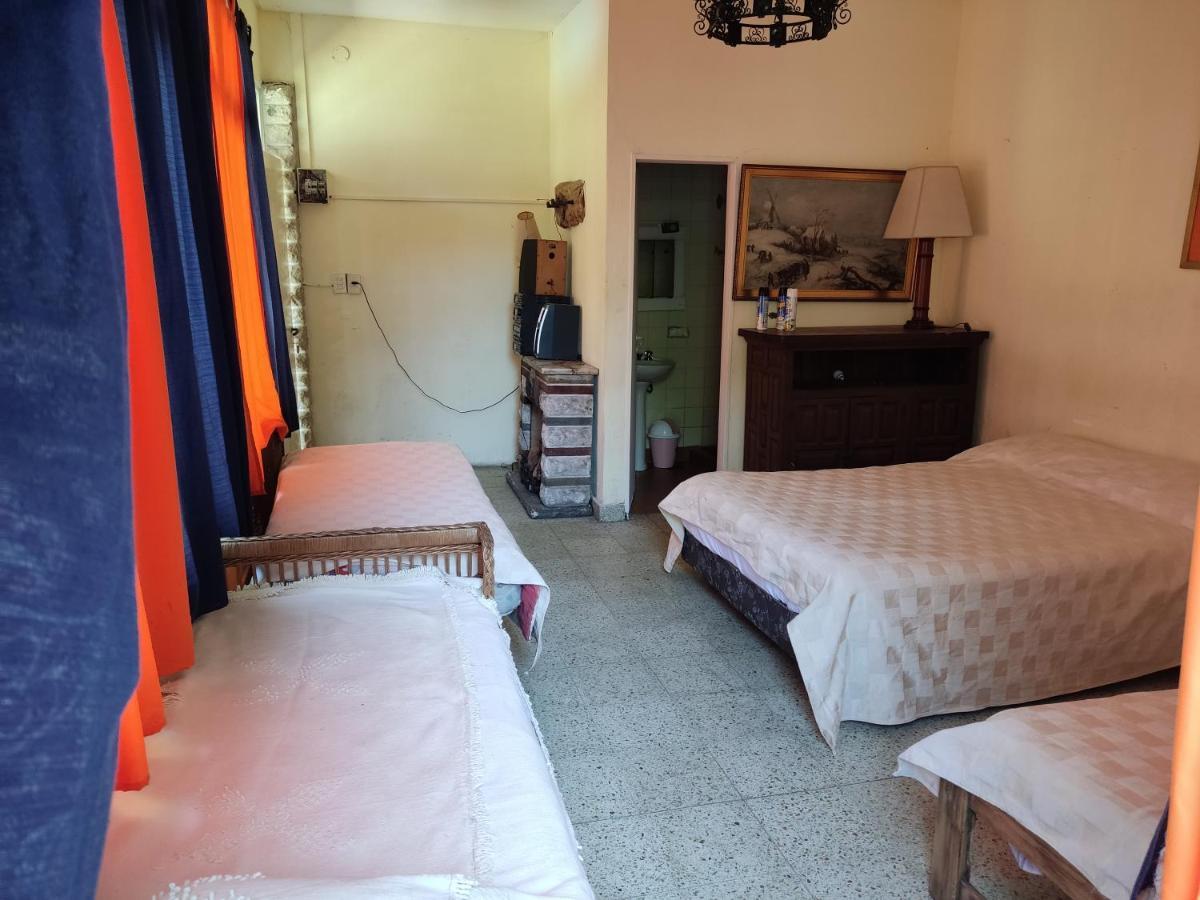 Olivos, Posada Y Habitaciones Buenos Aires Ngoại thất bức ảnh