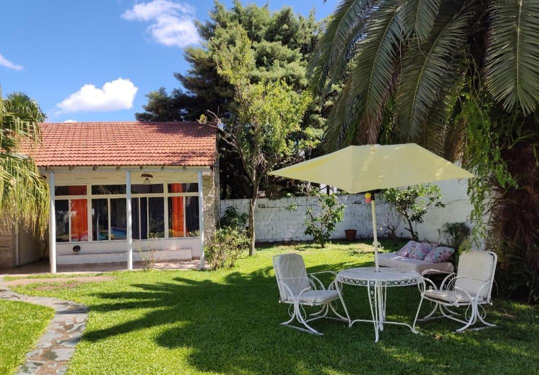 Olivos, Posada Y Habitaciones Buenos Aires Ngoại thất bức ảnh